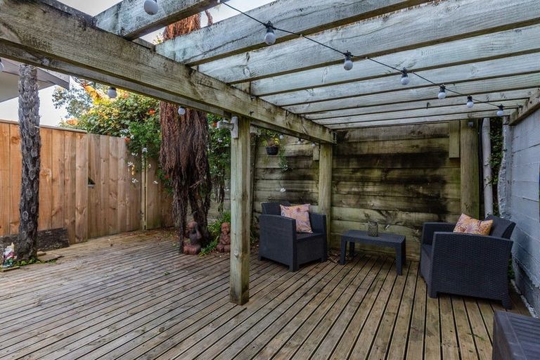 Photo of property in 18c Titoki Road, Waikanae Beach, Waikanae, 5036