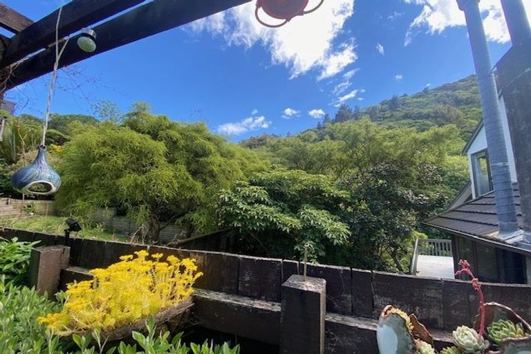 Photo of property in 70a Amapur Drive, Khandallah, Wellington, 6035