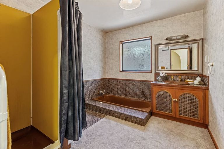 Photo of property in 56 Solway Avenue, Ilam, Christchurch, 8041