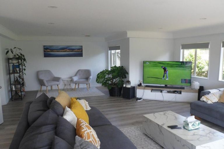 Photo of property in 40 Waverton Terrace, Churton Park, Wellington, 6037