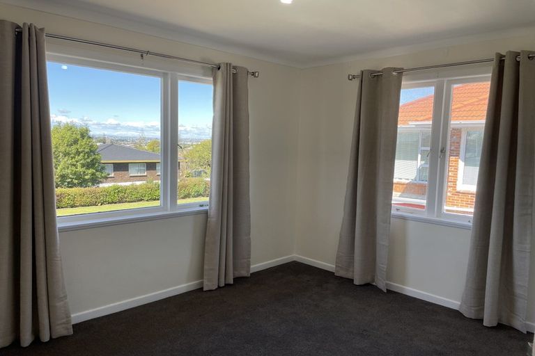 Photo of property in 4317 Great North Road, Glendene, Auckland, 0602