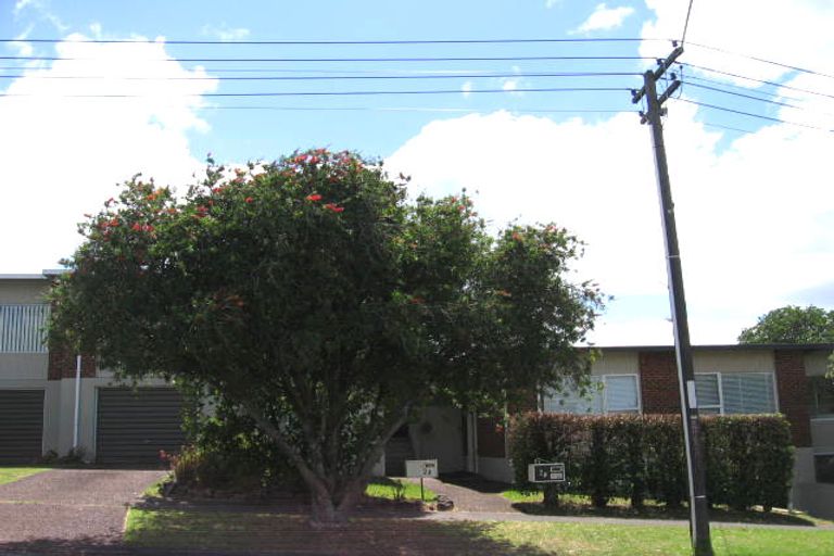 Photo of property in 1/2 Prospect Terrace, Milford, Auckland, 0620