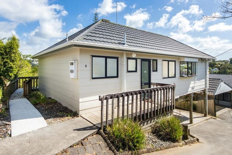 Photo of property in 2/77 Stanley Road, Glenfield, Auckland, 0629