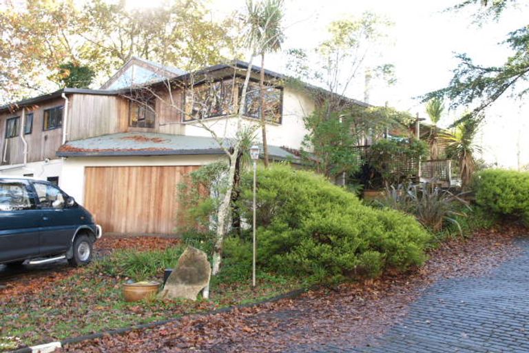 Photo of property in 20 Tanglewood Place, Cockle Bay, Auckland, 2014