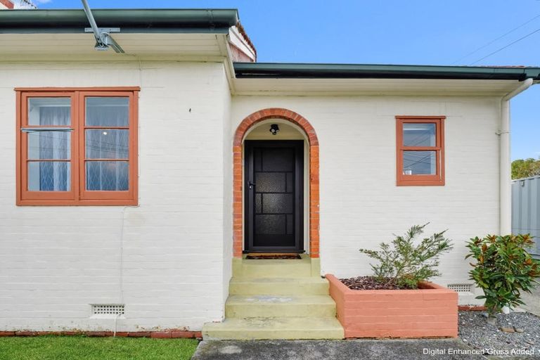 Photo of property in 21 Robert Street, Marton, 4710