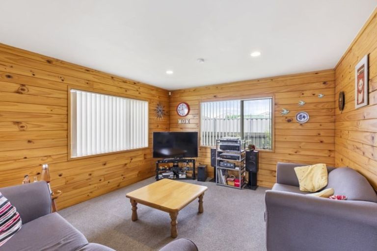Photo of property in 97h Settlement Road, Papakura, 2110
