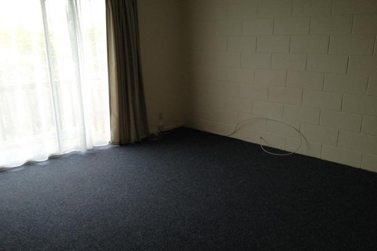 Photo of property in 2/98 Birkdale Road, Birkdale, Auckland, 0626