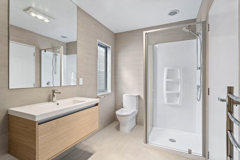 Photo of property in 31 Parkmore Drive, Rosehill, Papakura, 2113