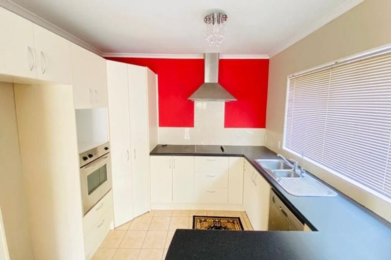 Photo of property in 12 Ali Place, Ranui, Auckland, 0612