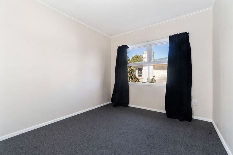 Photo of property in 154 Hepburn Road, Glendene, Auckland, 0602