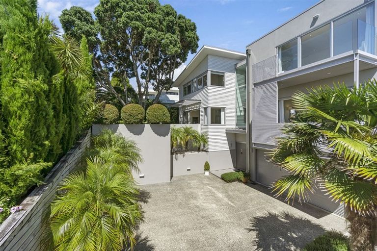 Photo of property in 87b Castor Bay Road, Castor Bay, Auckland, 0620