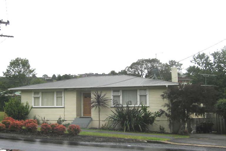 Photo of property in 1/16 Ellice Road, Totara Vale, Auckland, 0629