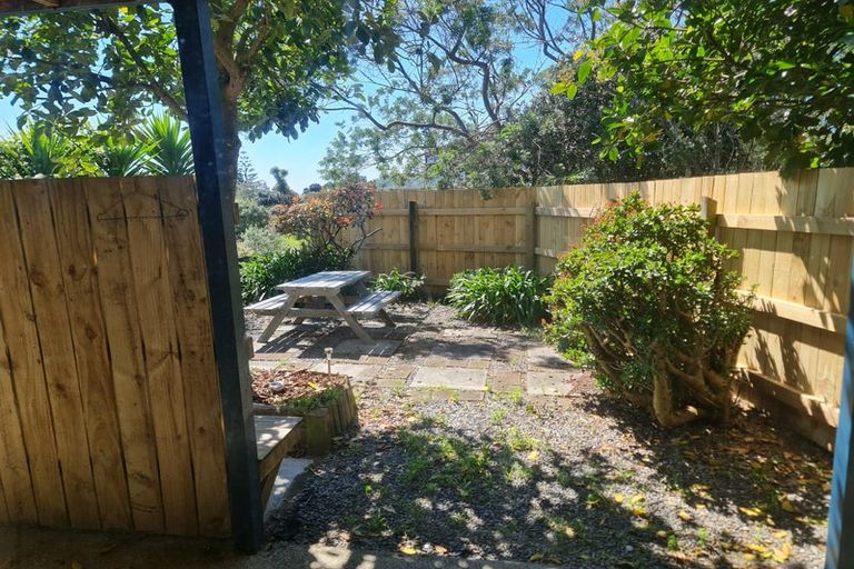 Photo of property in 8 Trig Hill Terrace, Waikanae Beach, Waikanae, 5036