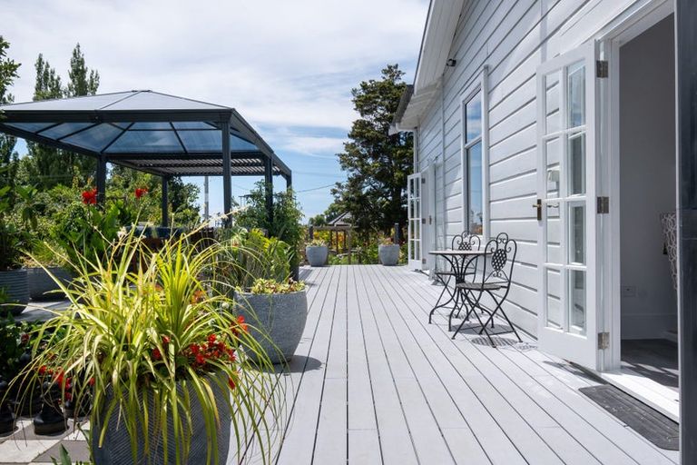 Photo of property in 104 Ferry Road, Clive, 4102