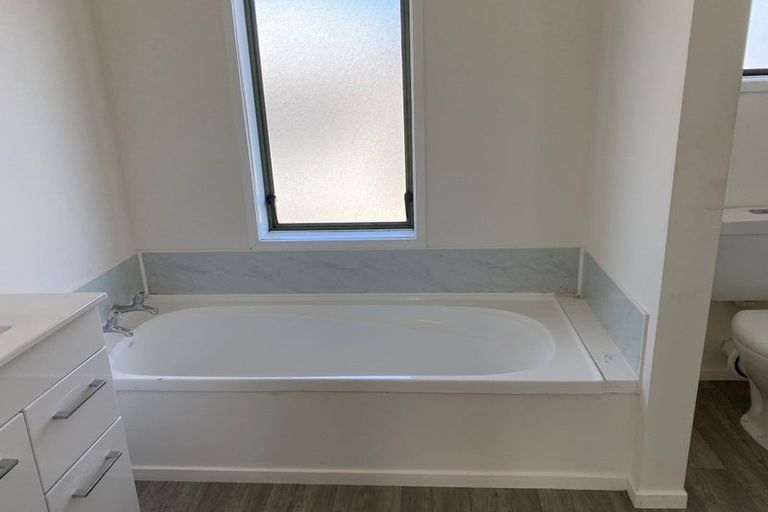 Photo of property in 10 Yorke Road, Haruru, 0204