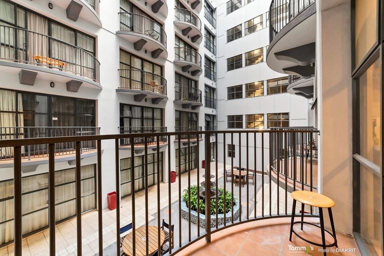 Photo of property in Atrium Apartments, 2i/154 The Terrace, Wellington Central, Wellington, 6011