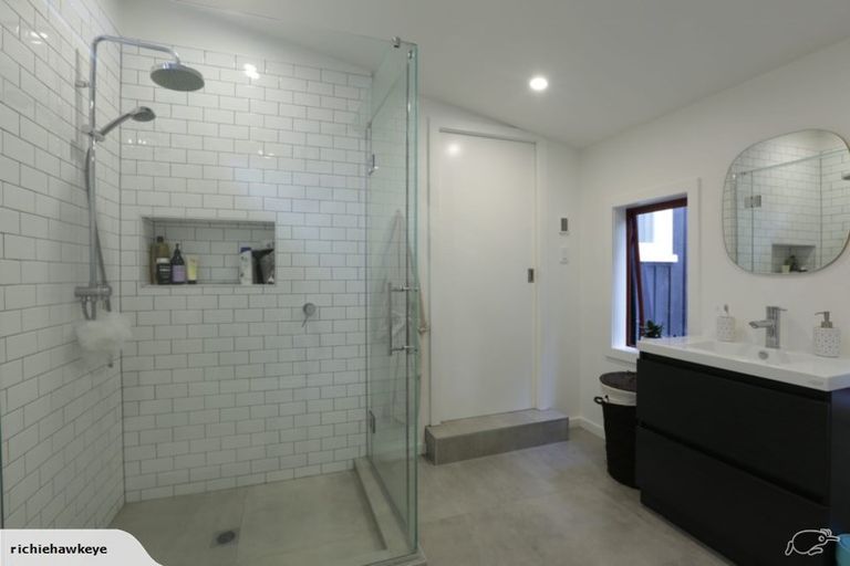 Photo of property in 18 Waima Crescent, Titirangi, Auckland, 0604