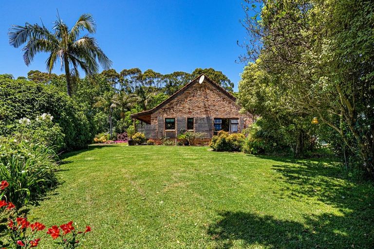 Photo of property in 18 Haywood Lane, Tawharanui Peninsula, Warkworth, 0986