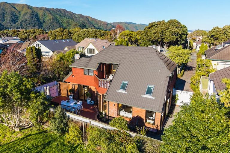 Photo of property in 19 Hinau Street, Woburn, Lower Hutt, 5010