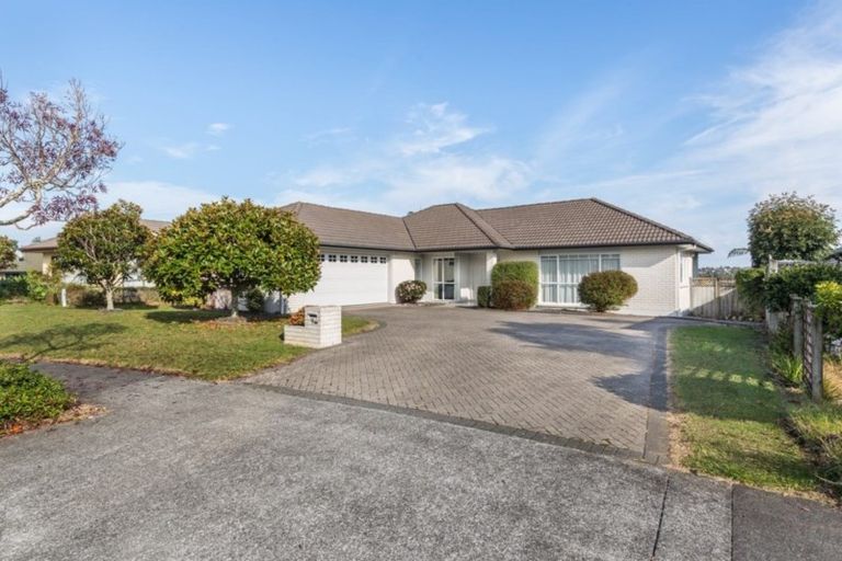 Photo of property in 9 Trovare Place, Golflands, Auckland, 2013