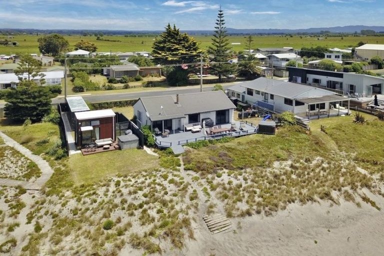 Photo of property in 7 Pukehina Parade, Pukehina, Te Puke, 3189