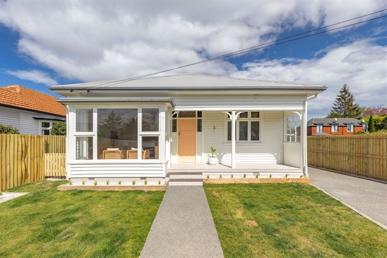 Photo of property in 244 Edgeware Road, Edgeware, Christchurch, 8013