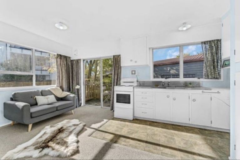 Photo of property in 38 Espalier Drive, Henderson, Auckland, 0612