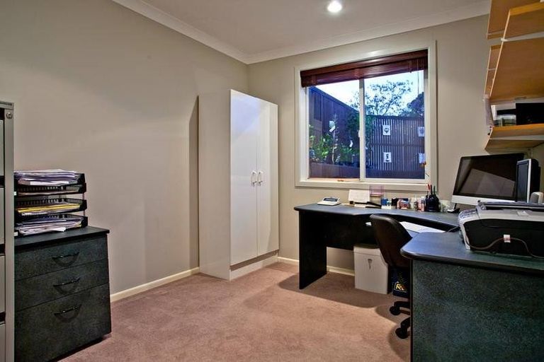 Photo of property in 15a Sycamore Drive, Sunnynook, Auckland, 0620