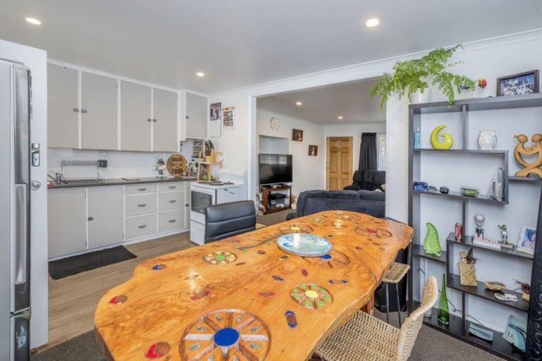 Photo of property in 175 Queen Street West, Levin, 5510