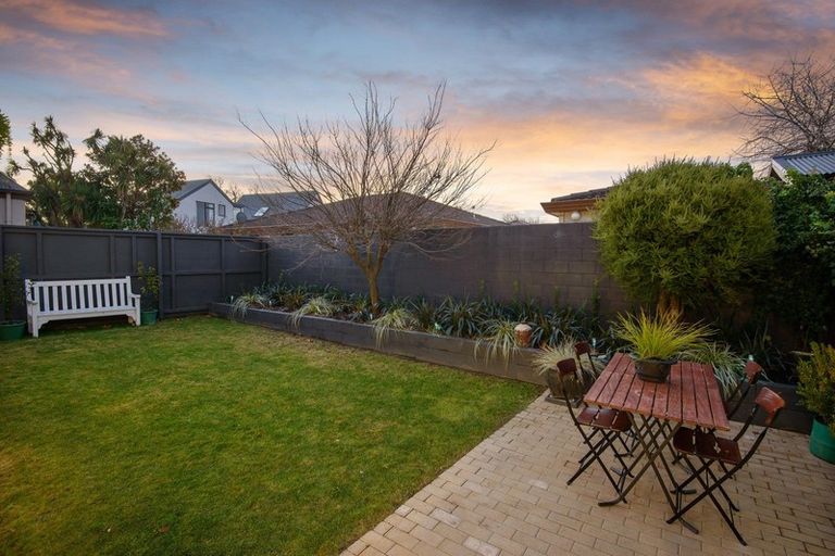 Photo of property in 1/107 Holly Road, St Albans, Christchurch, 8014