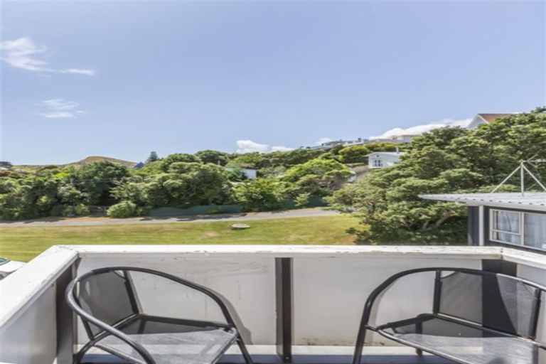 Photo of property in 6/12 Thornley Street, Titahi Bay, Porirua, 5022