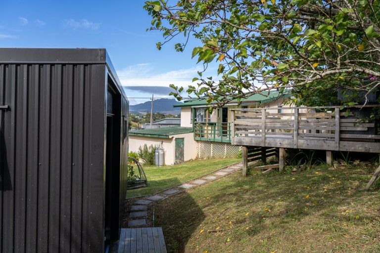 Photo of property in 32 Government Road, Raglan, 3225