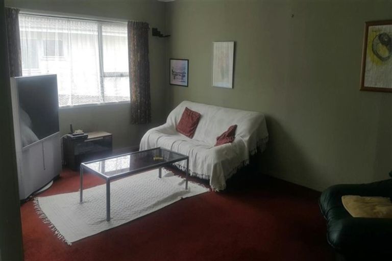 Photo of property in 14 Mile Place, Henderson, Auckland, 0612