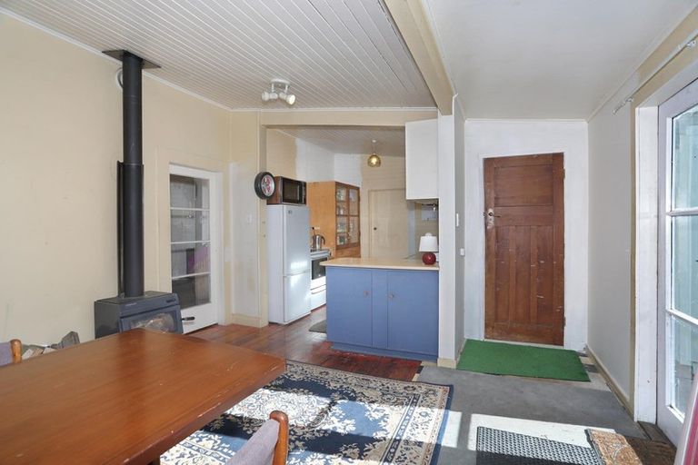 Photo of property in 6 George Street, Ohingaiti, Hunterville, 4785