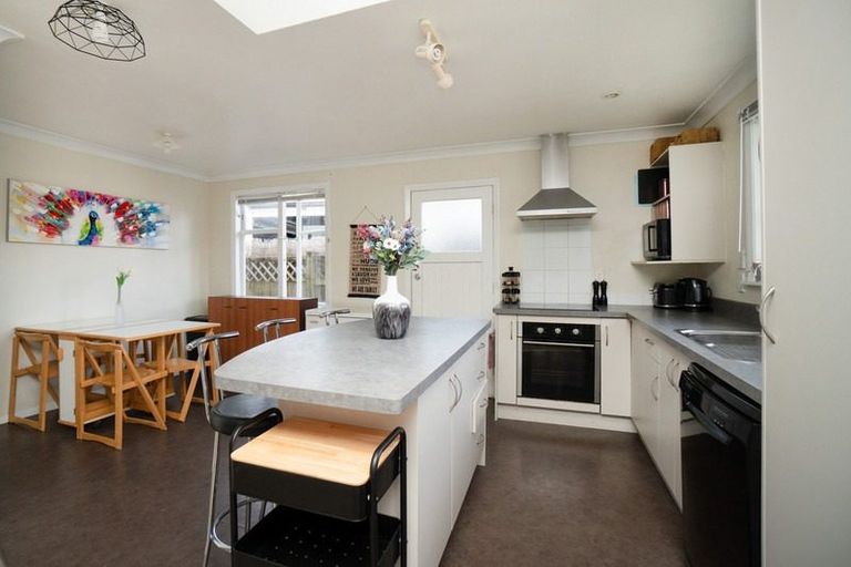 Photo of property in 4a Freyberg Street, Roslyn, Palmerston North, 4414