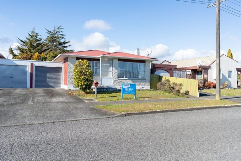 Photo of property in 12 Parker Avenue, Levin, 5510