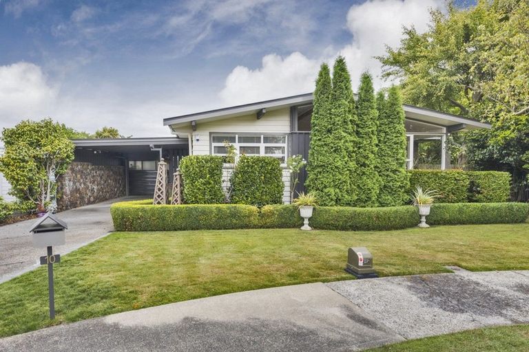 Photo of property in 10 Edwards Place, Terrace End, Palmerston North, 4410