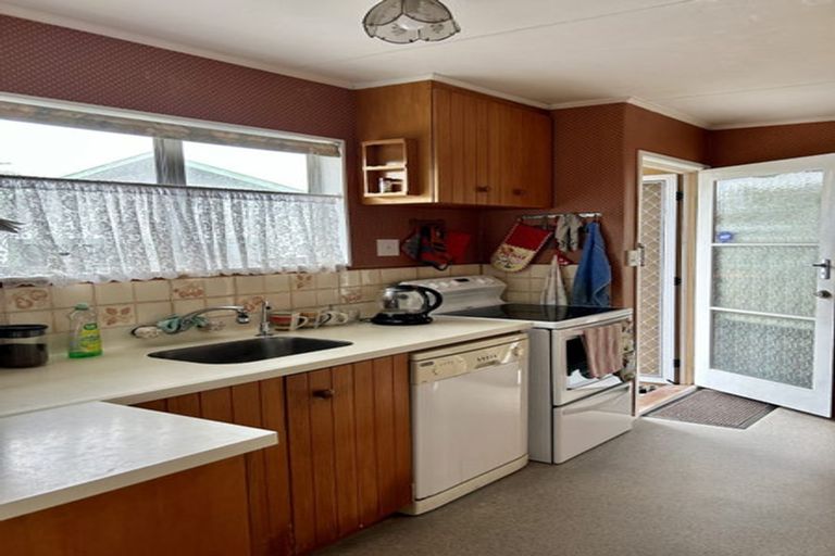 Photo of property in 48 Apollo Parade, Milson, Palmerston North, 4414