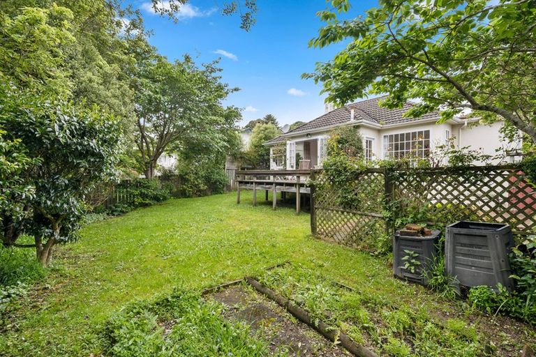 Photo of property in 330 Karori Road, Karori, Wellington, 6012