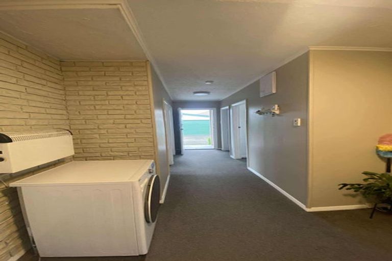 Photo of property in 2 Grosvenor Street, Redwood, Christchurch, 8051