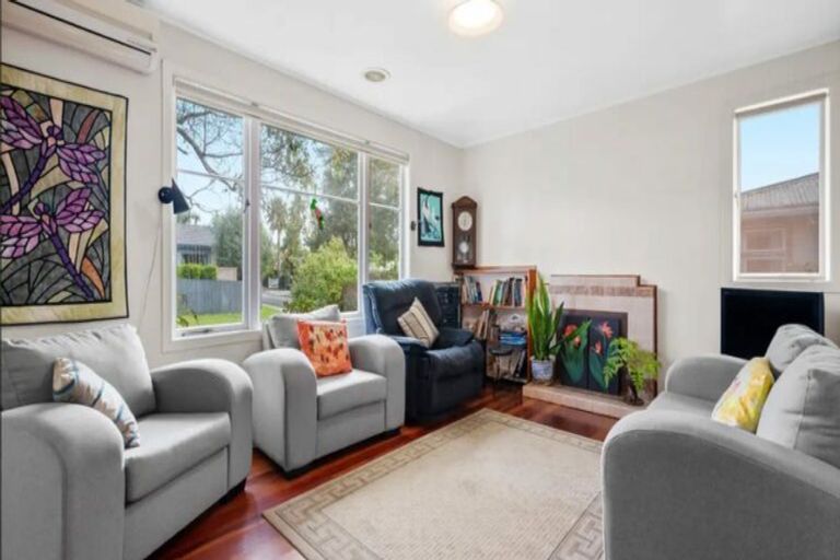 Photo of property in 14 Ward Crescent, Te Atatu Peninsula, Auckland, 0610