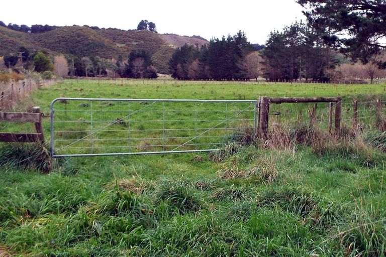 Photo of property in 400 Katherine Mansfield Drive, Blue Mountains, Upper Hutt, 5371