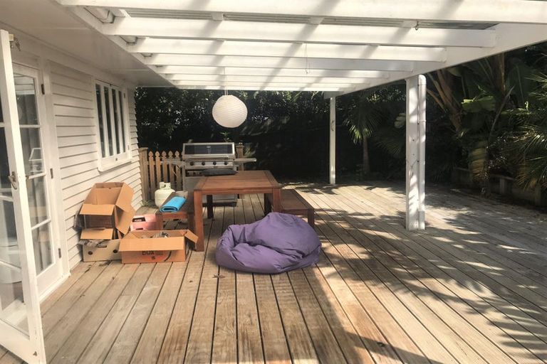 Photo of property in 33 Orion Place, Hillcrest, Auckland, 0627