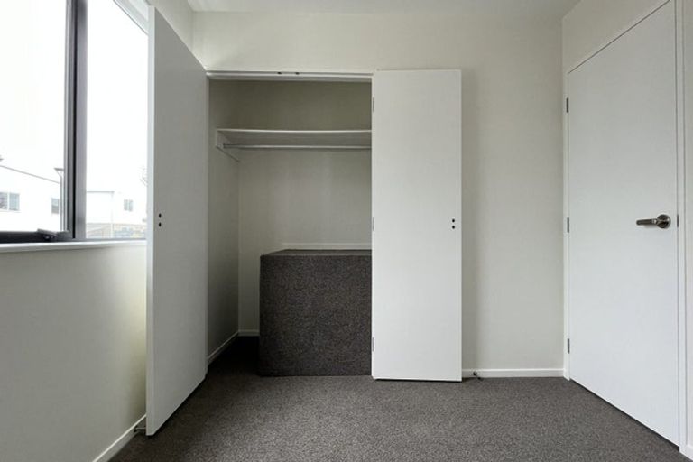 Photo of property in 5/60 Kelman Road, Kelston, Auckland, 0602