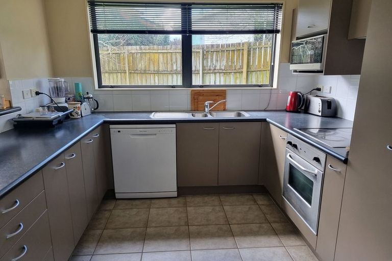 Photo of property in 26 Glen Bay Close, Pinehill, Auckland, 0632