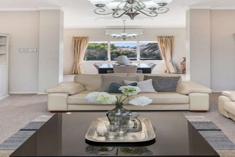 Photo of property in 5 Pintner Place, Somerville, Auckland, 2014