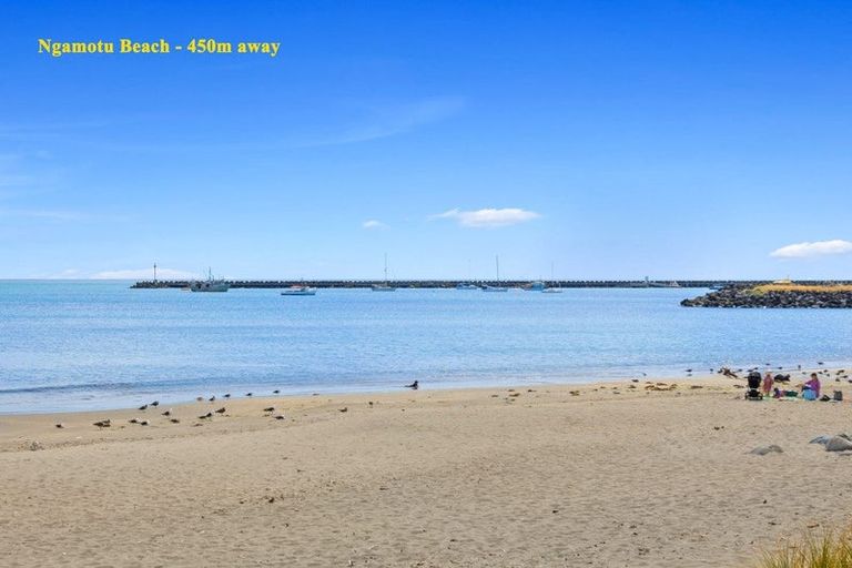 Photo of property in 2/70 Whiteley Street, Moturoa, New Plymouth, 4310