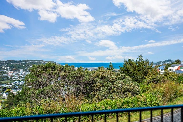 Photo of property in 11 Tamahine Street, Maupuia, Wellington, 6022