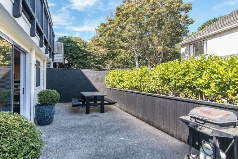 Photo of property in 52 Ellice Street, Mount Victoria, Wellington, 6011