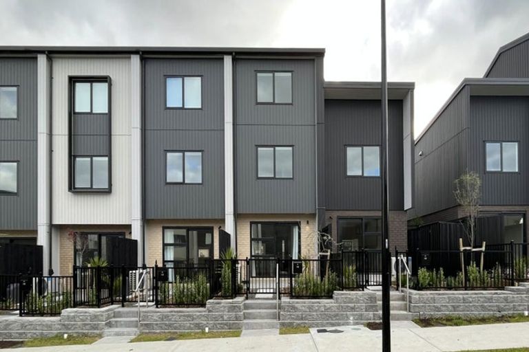 Photo of property in 15 Jabuka Street, Glen Eden, Auckland, 0602